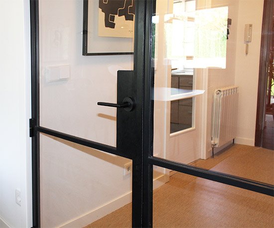 puertas_interiores_de_hierro_y_vidrio_en_san_sebastian_gipuzkoa.jpg