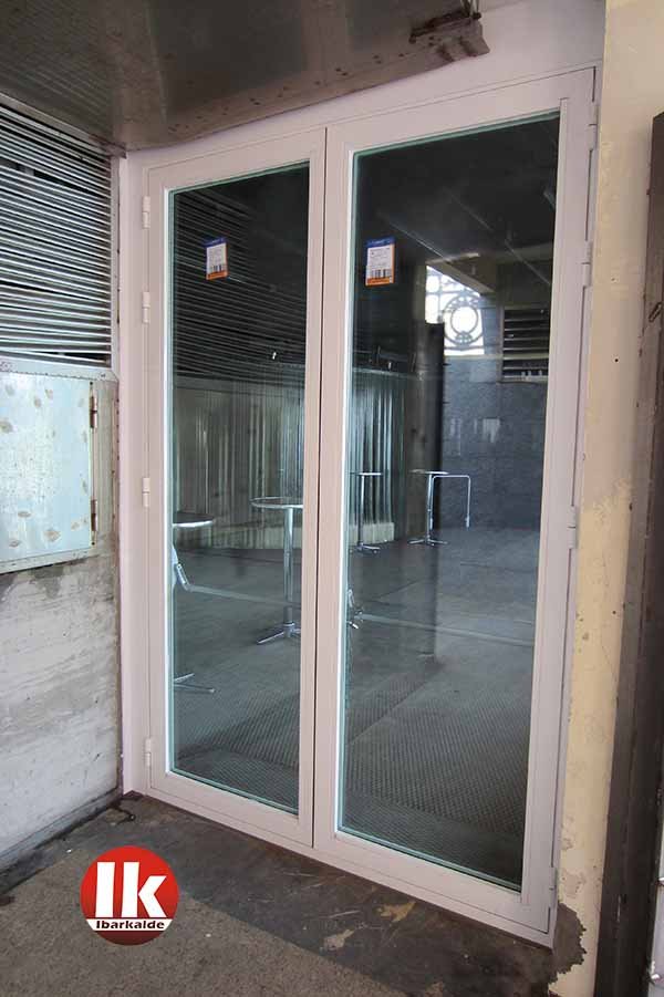 puertas metalicas de seguiridad y resistentes antirobo y con perfil jansen en donostia san sebastian