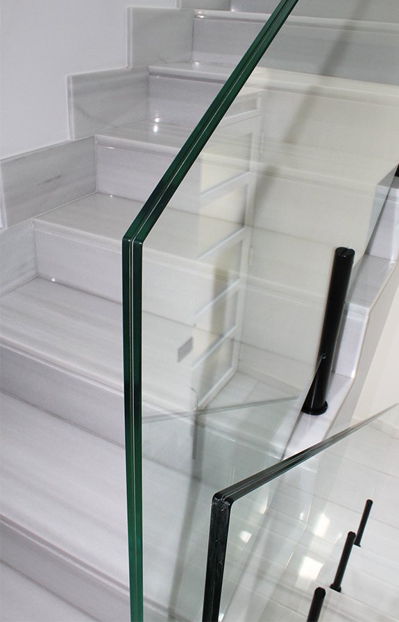que_perfil_de_cristal_hay_que_colocar_en_una_barandilla_de_escalera_precio.jpg