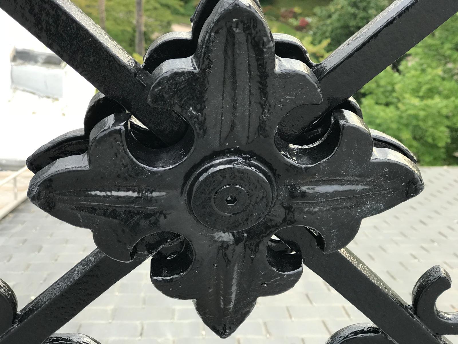 restauracion de barandillas antiguas en el palacio de la diputacion foral de gipuzkoa, de la mano de herreria ibarkalde