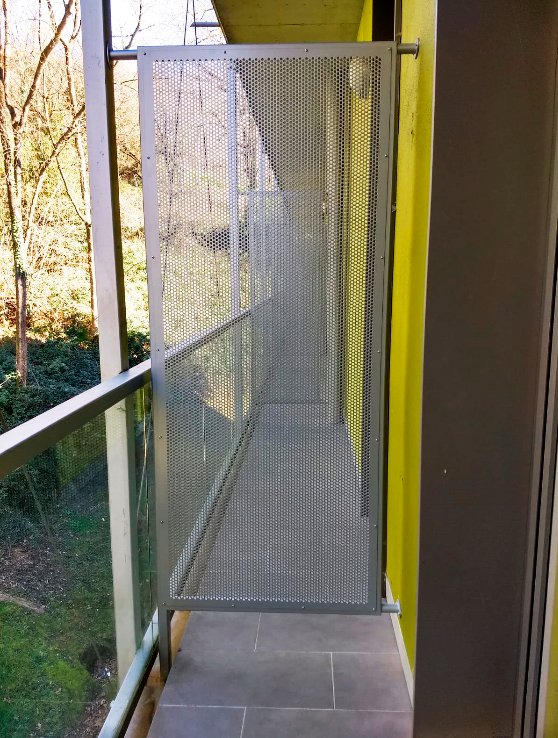 el albergue de uba de san sebastian, ubicado en ametzagaina, confia en los servicios de ibarkalde para la colocacion de los separadores metalicos en las terrazas