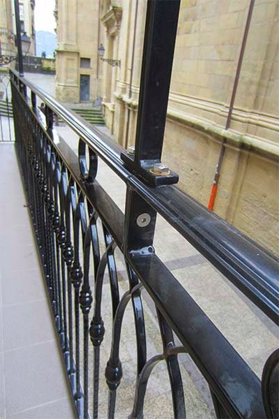 sistema PPA 571 en donostia san sebastian para la proteccion de barandillas y balcones